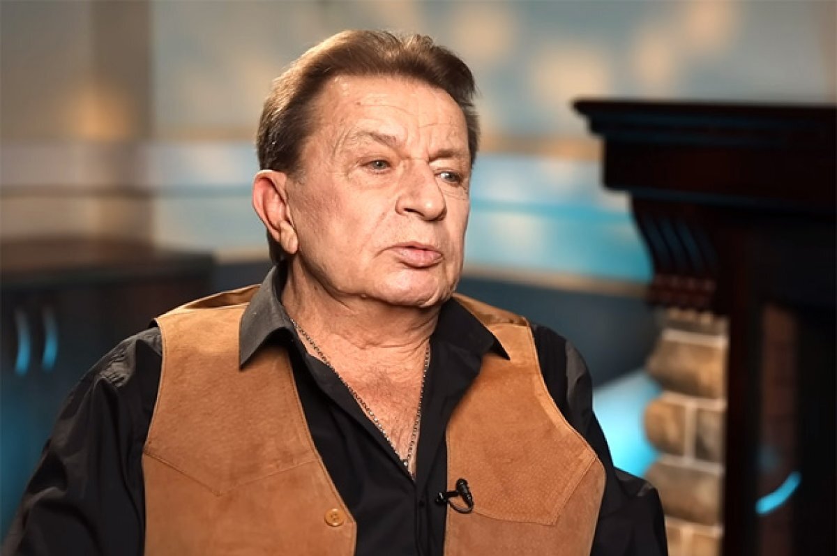    Аркадий Хоралов.