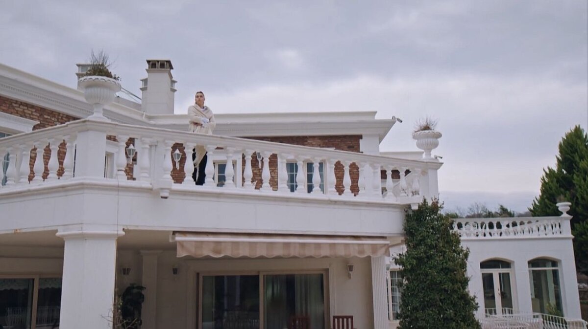 Кадр из сериала «Зимородок», Турция, 2022 год