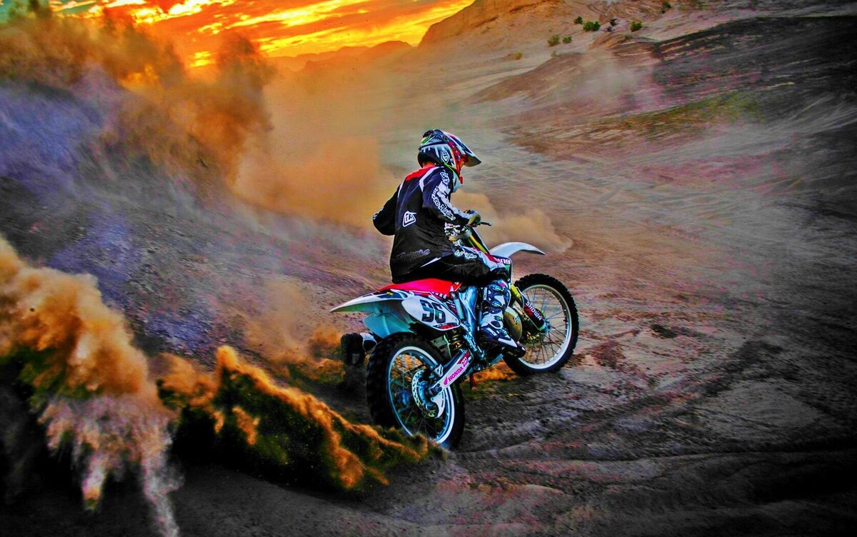 <a href="https://fonwall.ru/wallpaper/bike-dirt-dirtbike-extreme/">Изображение от pikahy</a> на Fonwall