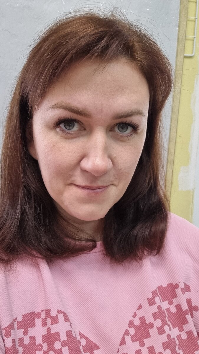 В то время, когда девчонки уже строили глазки мальчишкам, я мечтала только о том, чтобы поскорее убежать...