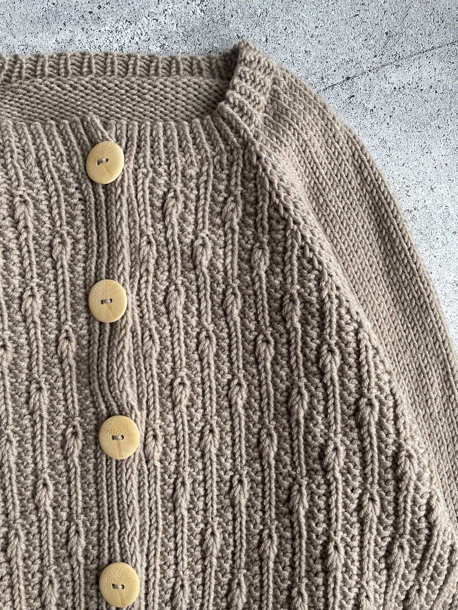 Вязаный кардиган с рюшами на рукавах и узором на полочках. | Ксения ...