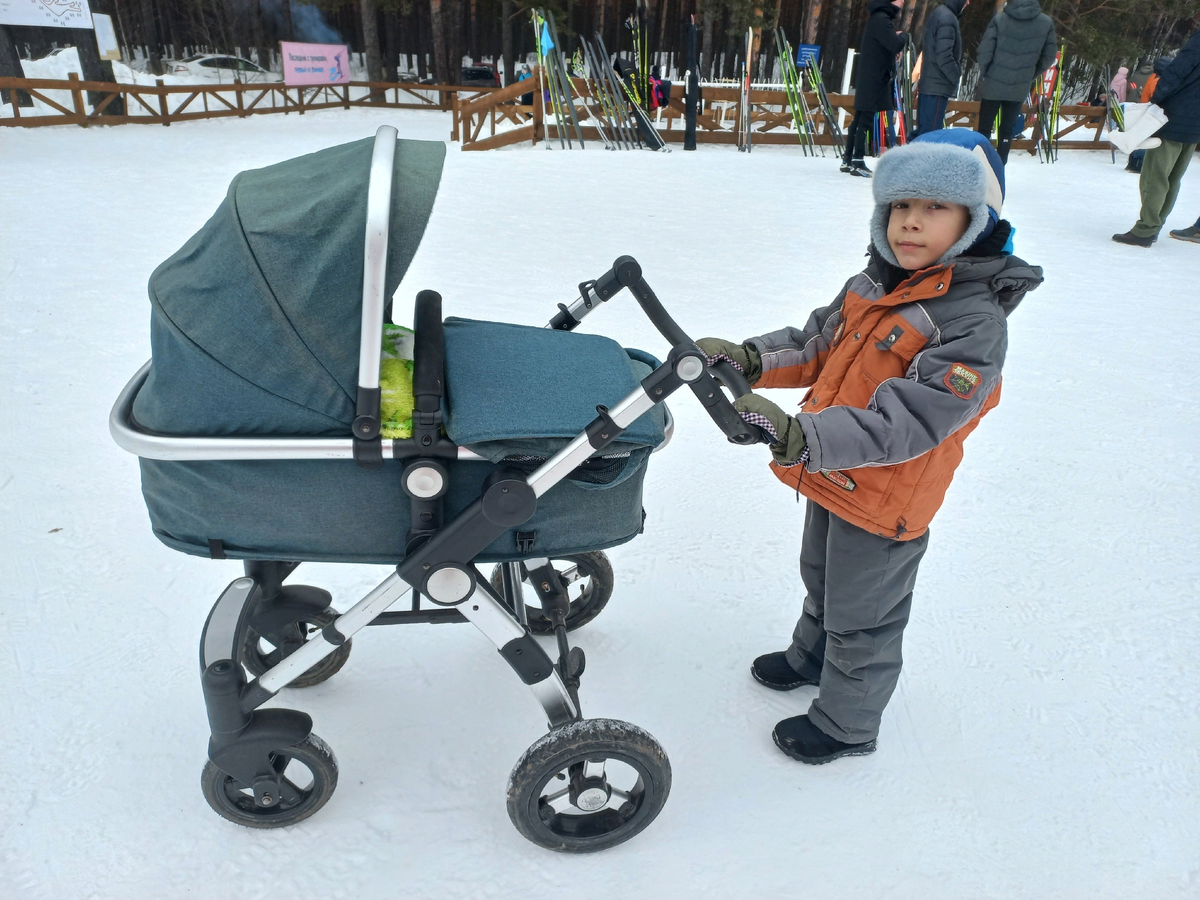 Та самая коляска за 2000 р. из гаража)