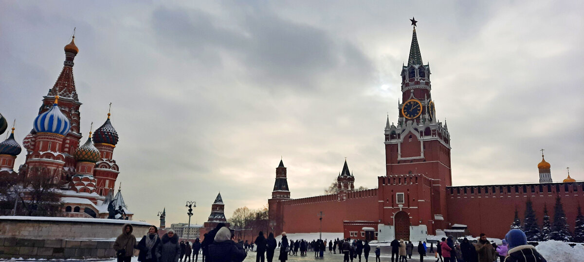 Новодевичий монастырь в москве. Площадь мгу. Московский кремль и красная площадь описание. Московский тем. Москва москва.