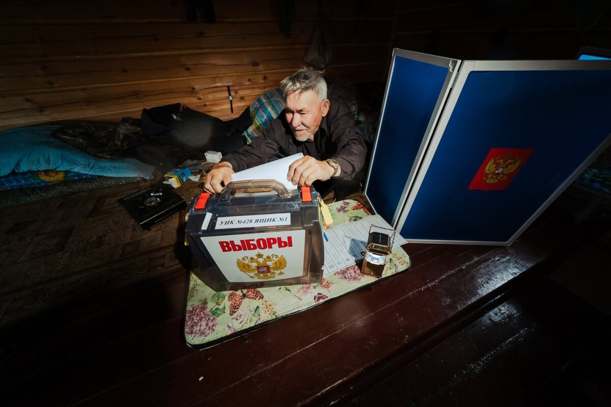    В Югре стартовало досрочное голосование на выборах президента