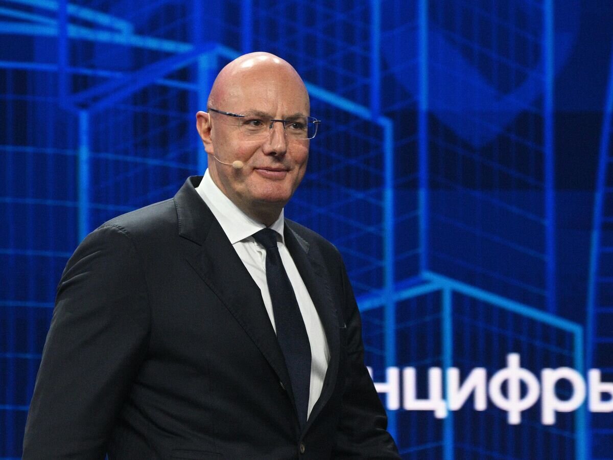    Заместитель председателя правительства РФ Дмитрий Чернышенко на пленарной сессии "Главные достижения цифровой экономики России" на выставке "Россия"© Фотохост-агентство РИА Новости