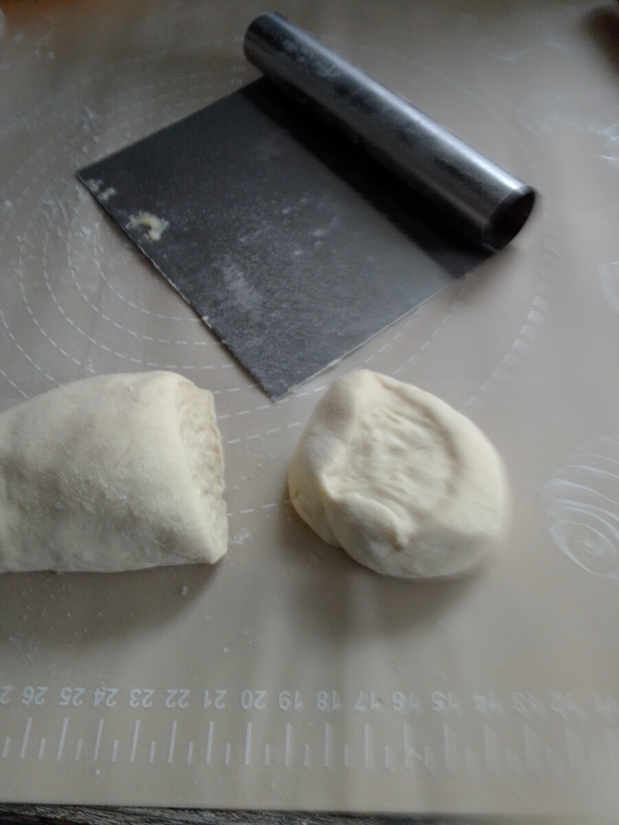 режем тесто на примерно одинаковые кусочки