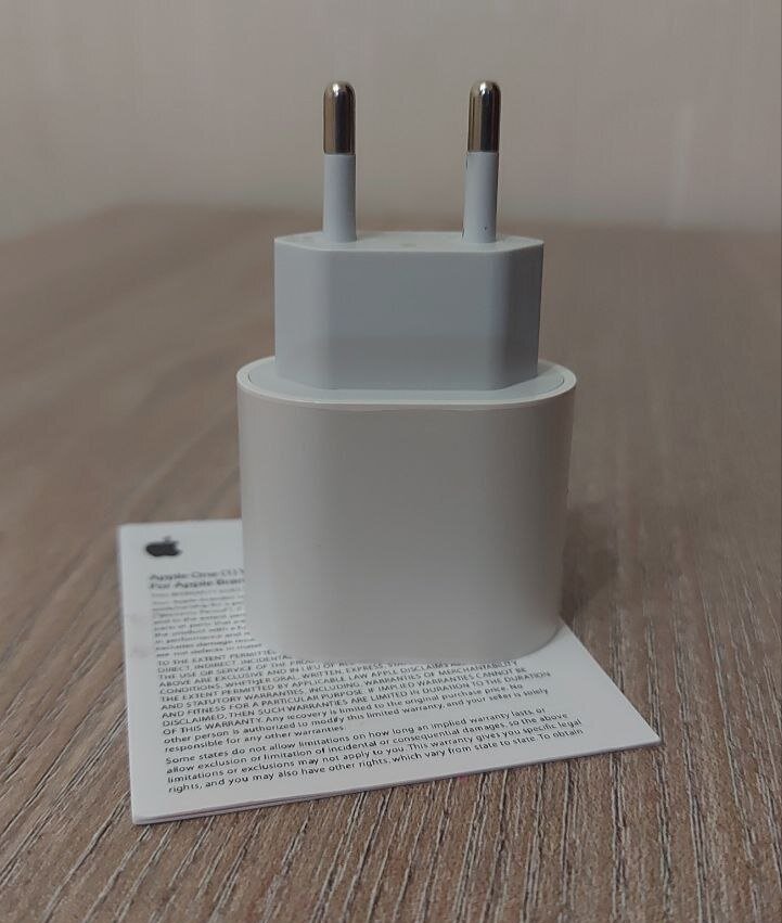 Блок питания Apple 20W