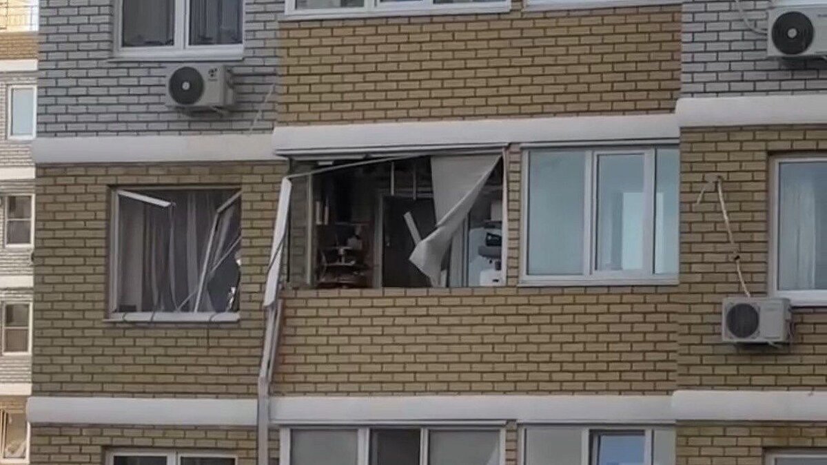    В квартире, где хлопнул газ, находились женщина и двое несовершеннолетних детей
