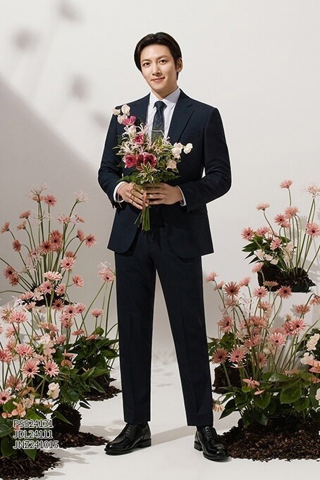 Фото взяты отсюда: https://vk.com/publicijichangwook