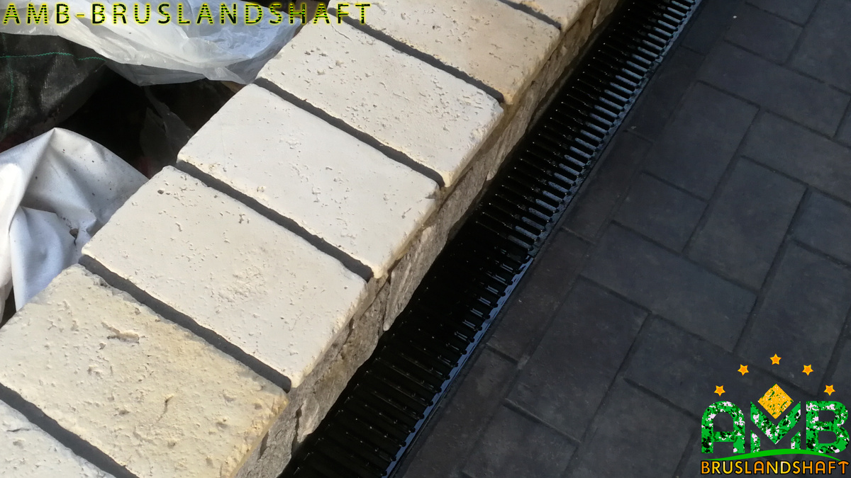 Примыкание лотков к тротуарному мощению