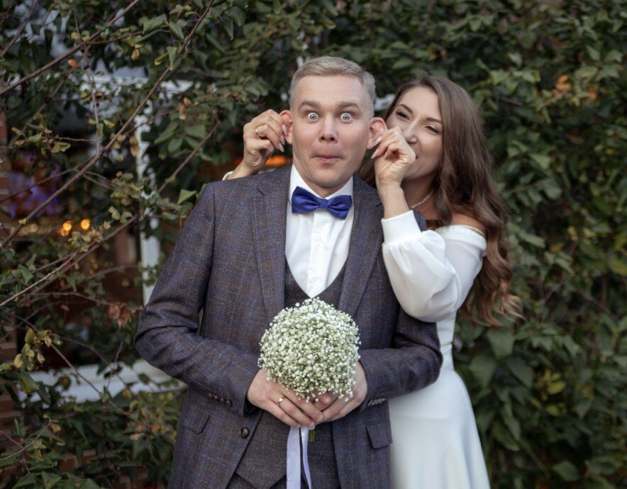 Любовь и страсть. Мужчина и женщина в постели. Страстные объятия. Осень любовь женщина. Мужчина и женщина в постели.