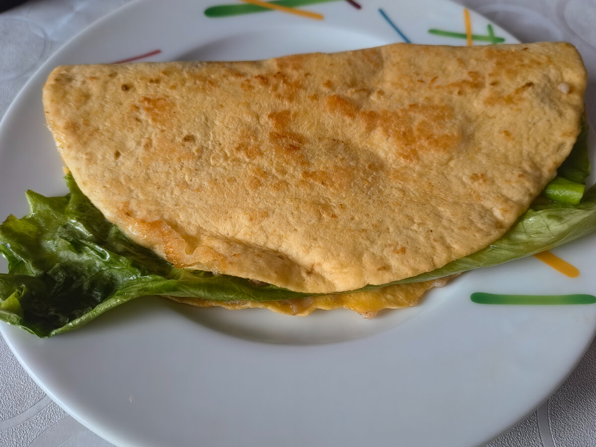 фарш мясной с луком. котлетки с сыром. биточки куриные с сыром. для котлет обязательно класть яйца. куриные котлеты с начинкой.