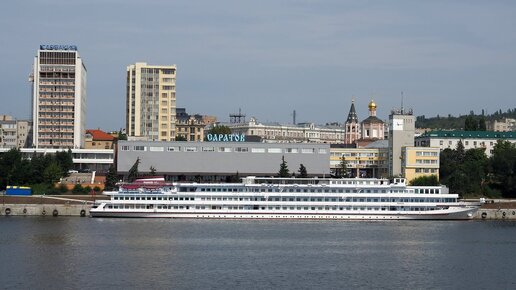 Круиз в Астрахань на теплоходе Александр Суворов. Саратов. Часть 2.