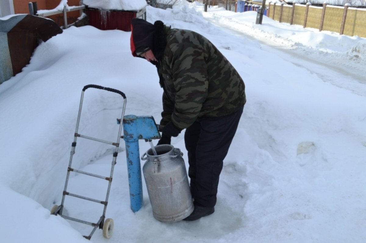 По морозу - за водой. Тысячи жителей Самары вынуждены жить без водопровода  | АиФ-Самара | Дзен