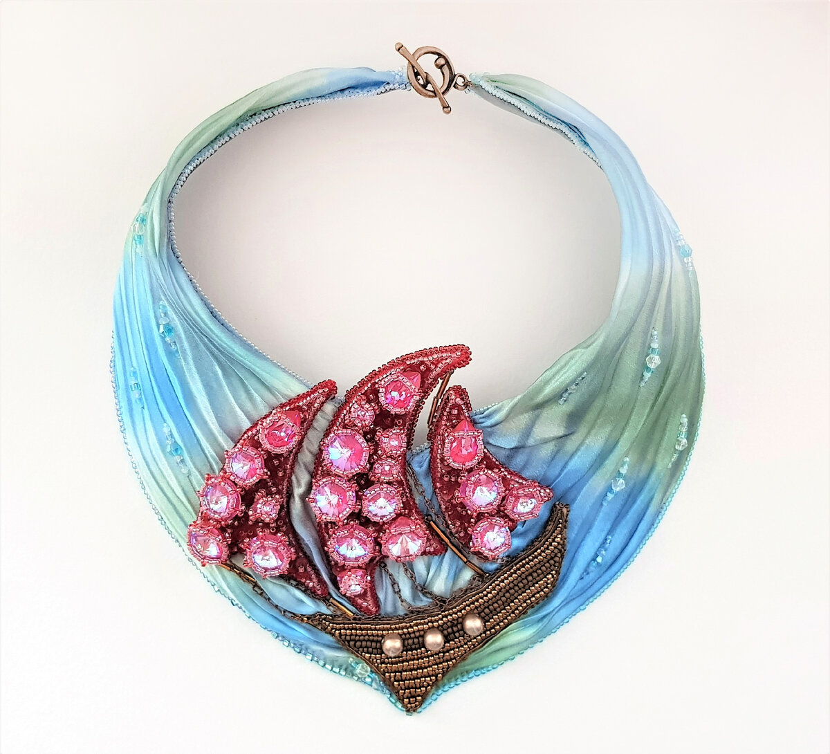 Конкурсное колье "Алые паруса"