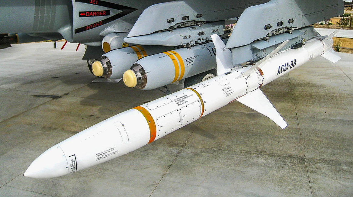 Ракета harm дальность полета. Противорадиолокационная ракета agm-88. ракета agm-88e. agm-88 harm. американскими ракетами agm-88 harm.