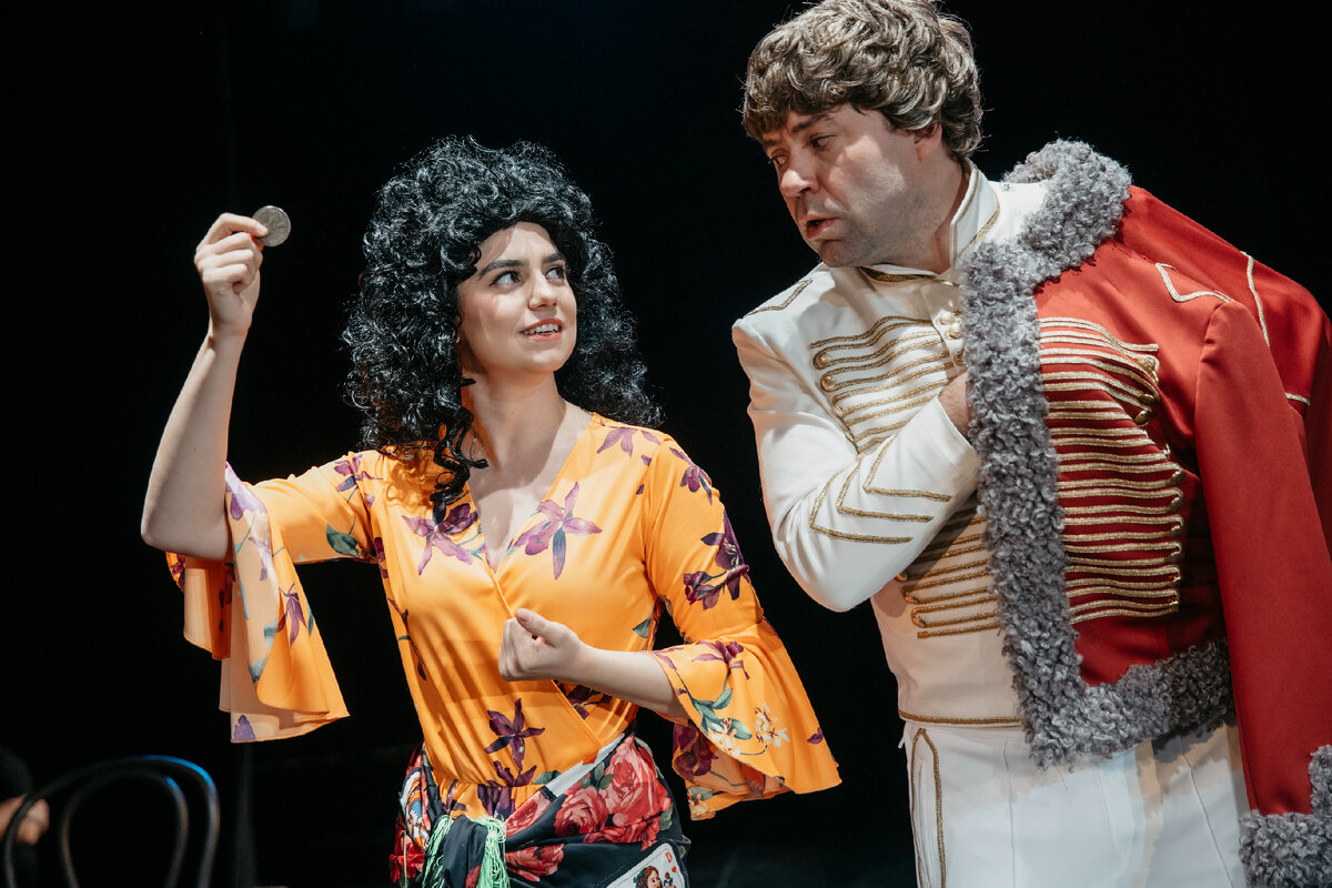 Фото со спектакля "Ах, Водевиль, Водевиль!" - архив театра