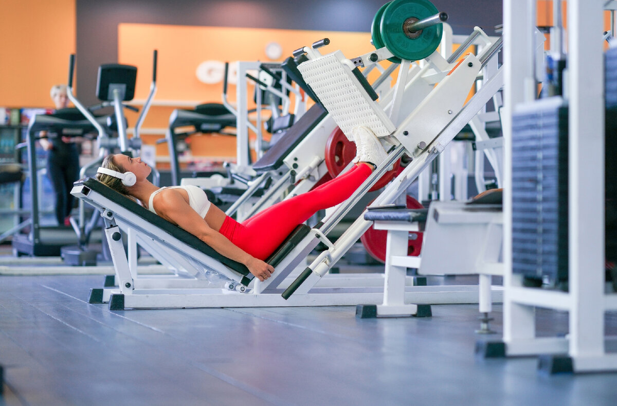 
Многие люди испытывают боль в мышцах на следующий день или через день после интенсивной тренировки. Это явление известно как отсроченная мышечная боль (DOMS).