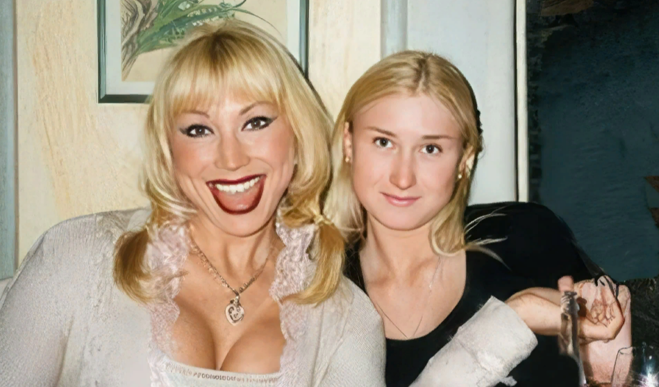 Неудачный и счастливый: 2 брака Маши Распутиной 