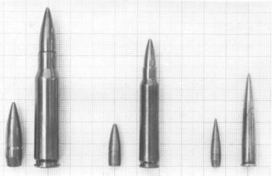 Слева направо: 7,62х51 мм НАТО, 5,56х45 мм НАТО, 4,5х26 R.
