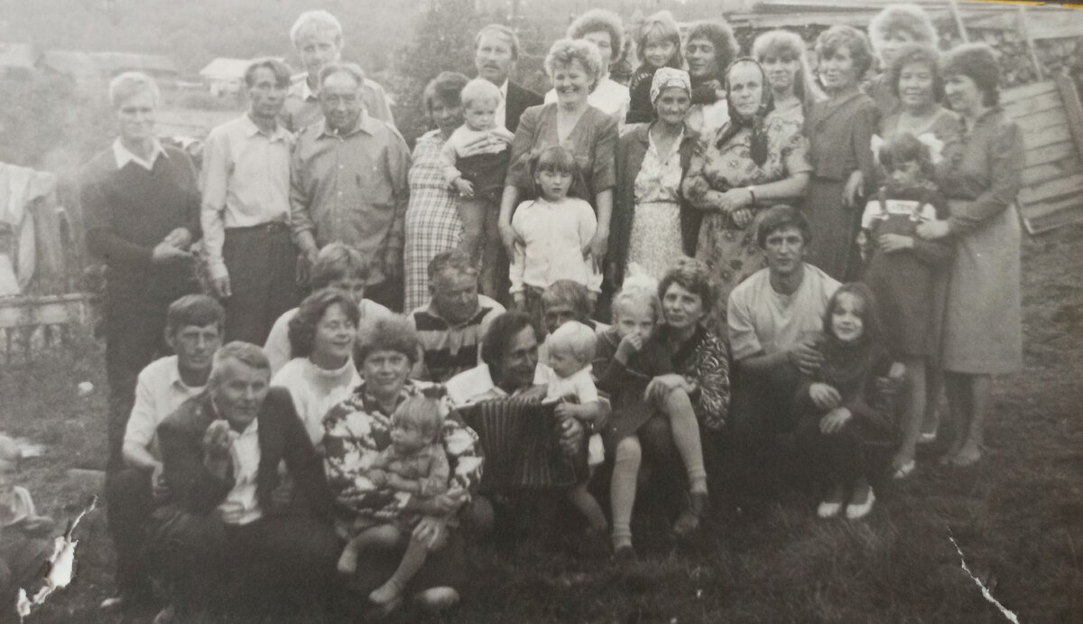 У Насти и Васи Терентьевых через много лет собралась почти вся родня