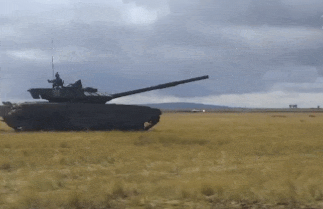 Работа КАЗ "Арена-М" на Т-72Б3, 2017 год (GIF видео).