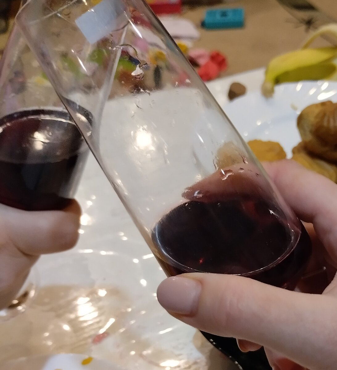 На заднем фоне 🫣