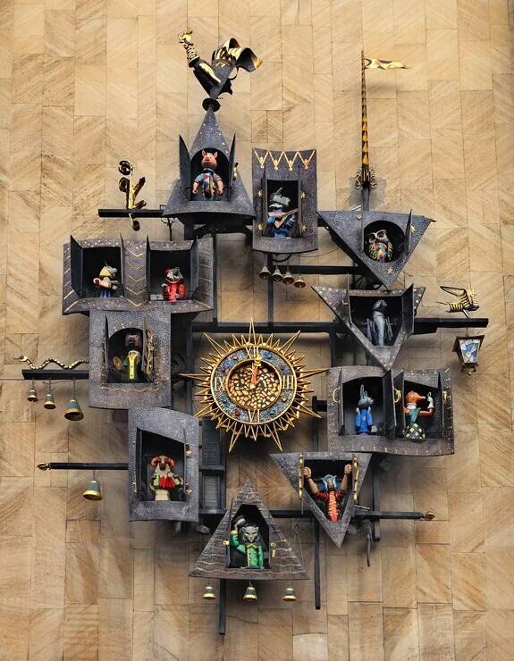 Часы Театра кукол Образцова.