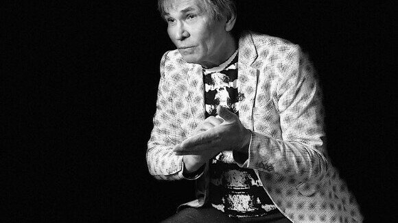     У 76-летнего музыканта и продюсера подозревают инсульт.