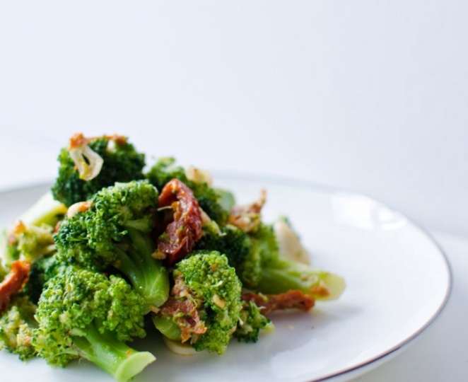 Что любит брокколи: как вкусно отварить, как жарить и запечь - 3 совета шеф-поваров, 5 хитростей мудрых хозяек. Чтобы не теряла цвет и хруст