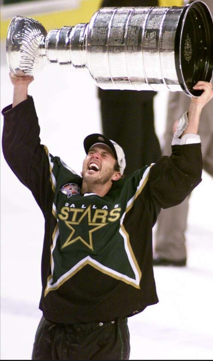 Майк Модано.