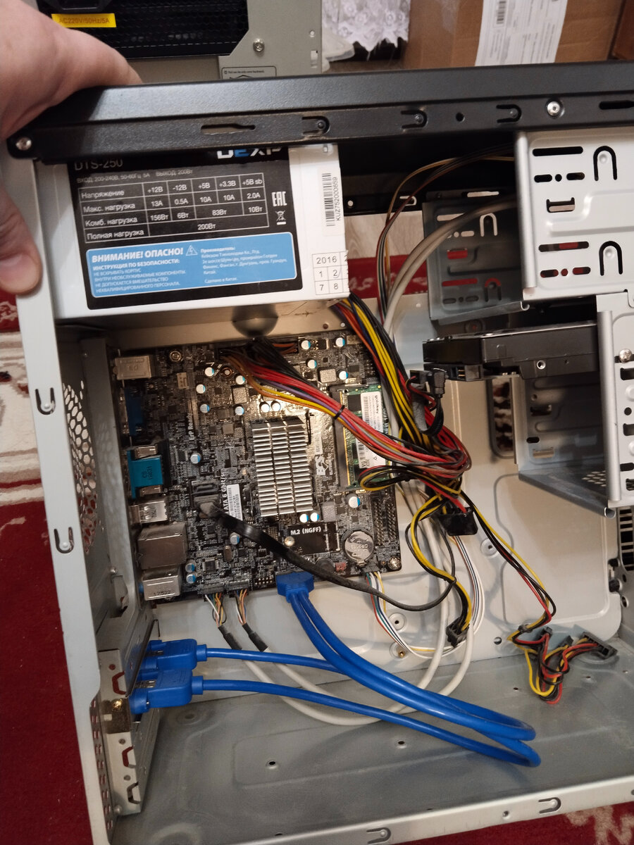 ECS Elitgroup BSWI-D2-J3710, Синий адаптер USB 3.0 уже установлен мной
