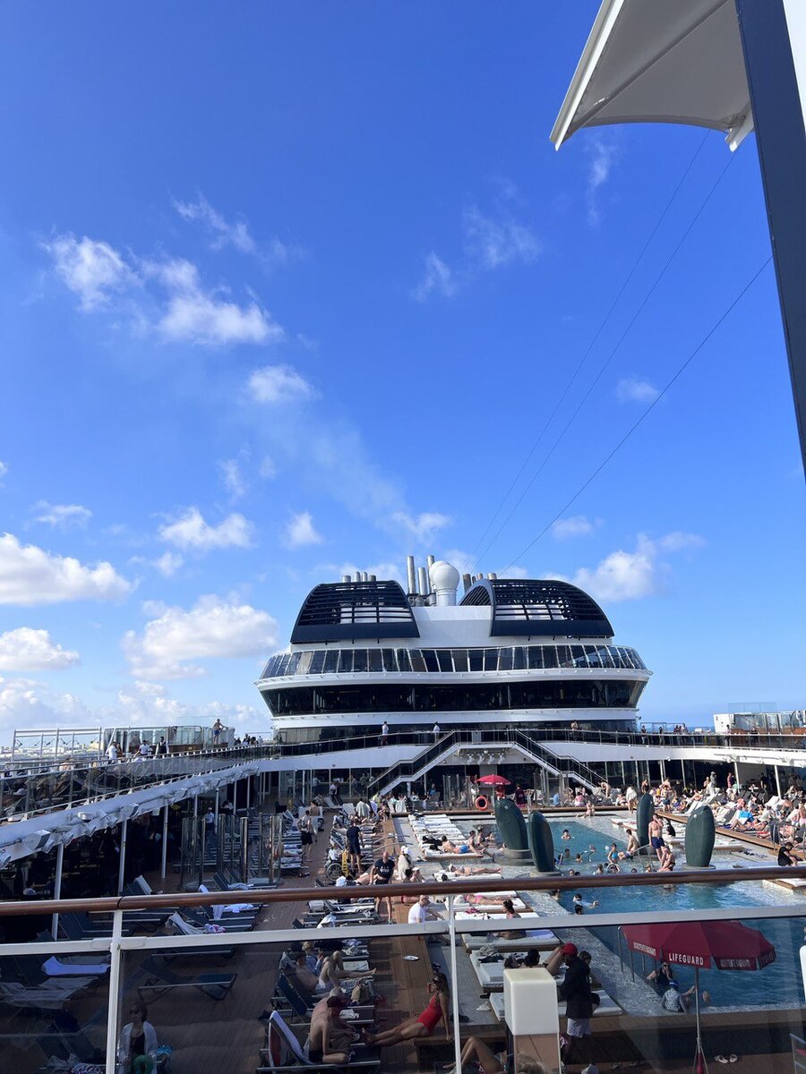 Так выглядит верхняя палуба 