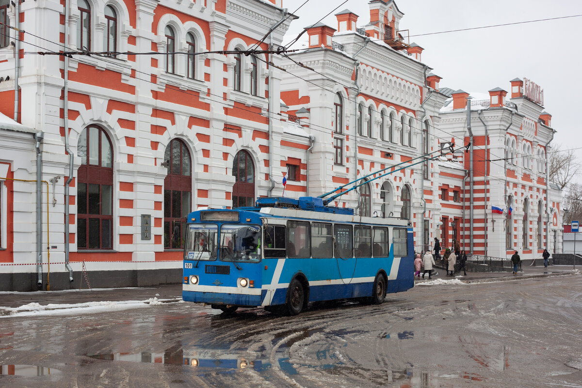 РЖД опять возвращают нас на десятилетия назад, но теперь - в хорошем  смысле. Зелёные луганские тепловозы вновь выходят на маршрут! | Блог ЖД  фотографа | Дзен