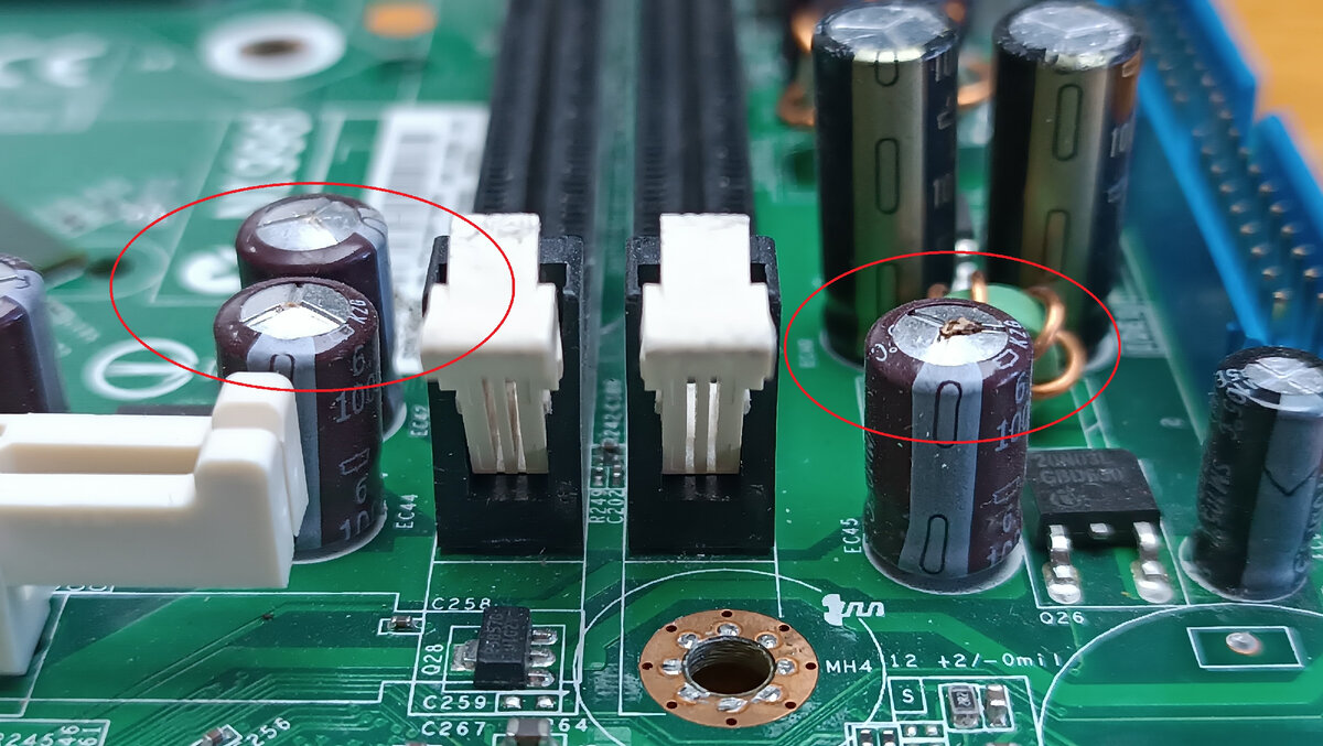 Небольшой секрет при замене конденсатора на материнской плате |  VictorZ-электроник | Дзен