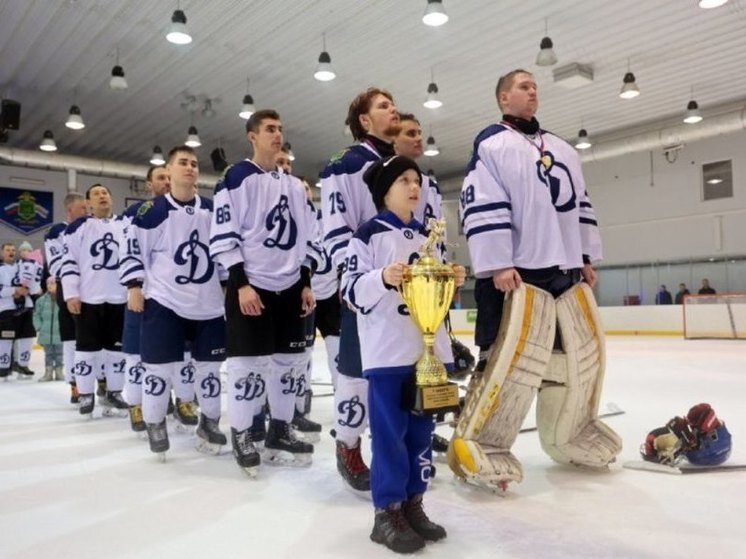     В Биробиджане завершился дальневосточный хоккейный турнир по хоккею с шайбой «Воин» ФОТО: правительство ЕАО