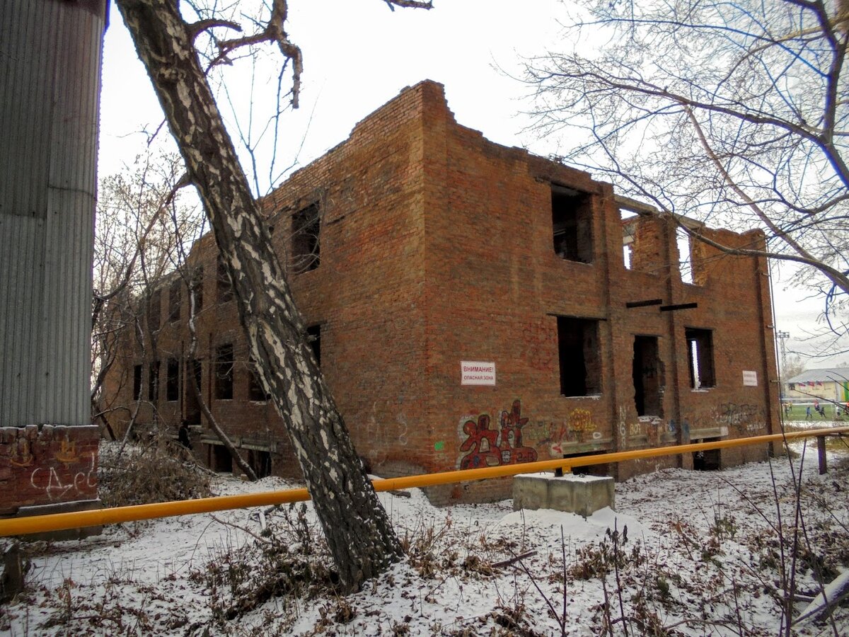 Стихи на стенах. Креативные надписи на стенах. Креативные надписи на стенах. Про стена. Про стена.