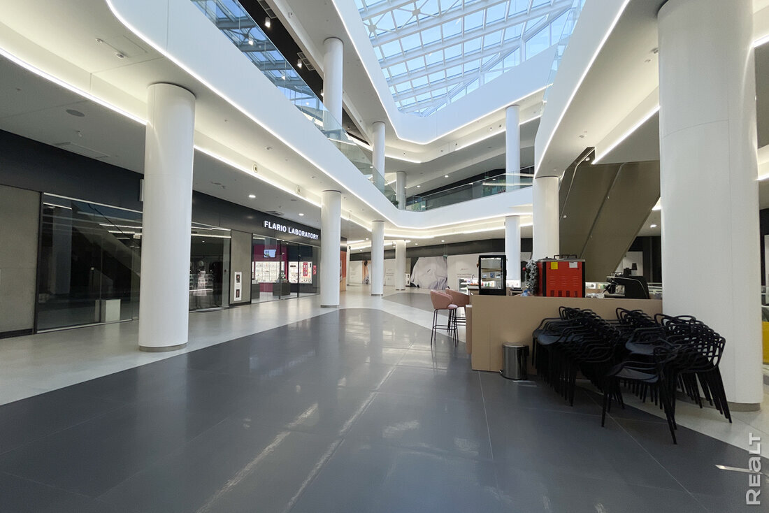 Сити молл тюмень первый этаж. Трк молл. Трц блокбастер киев. Трц охта молл санкт-петербург. Трк молл.