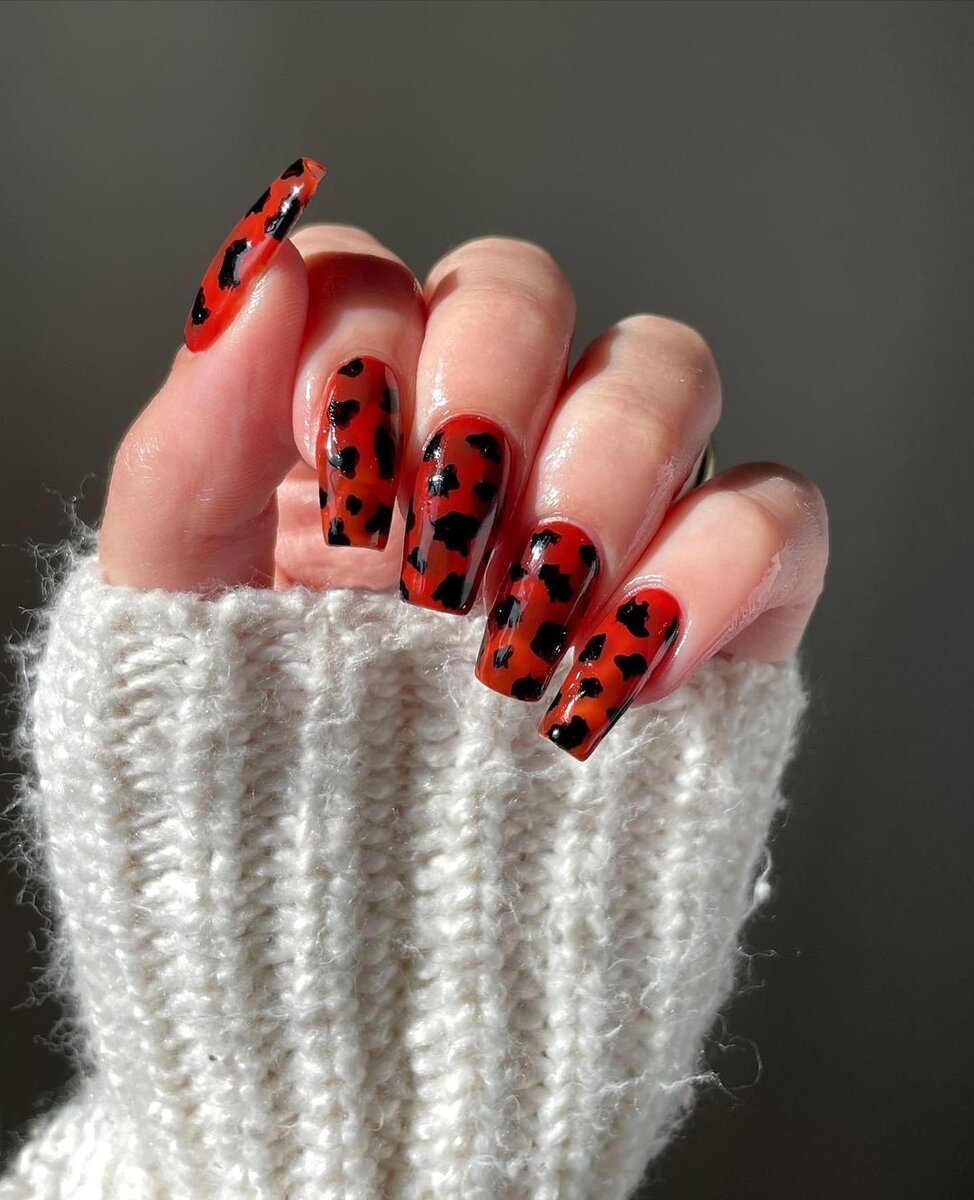 Темно синий маникюр кошачий глаз. Стеклянный маникюр. Ногти бьют. Маникюр с битым стеклом. Ногти бьют.