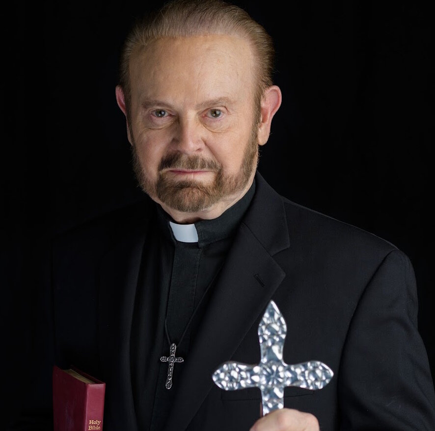 Боб Ларсон - борец с демонами.
Источник фото: https://yt3.googleusercontent.com/ytc/AOPolaTo7ppIk1XyWEw2UXmf4IoP1BW2WncnxY3viTM5ag=s900-c-k-c0x00ffffff-no-rj