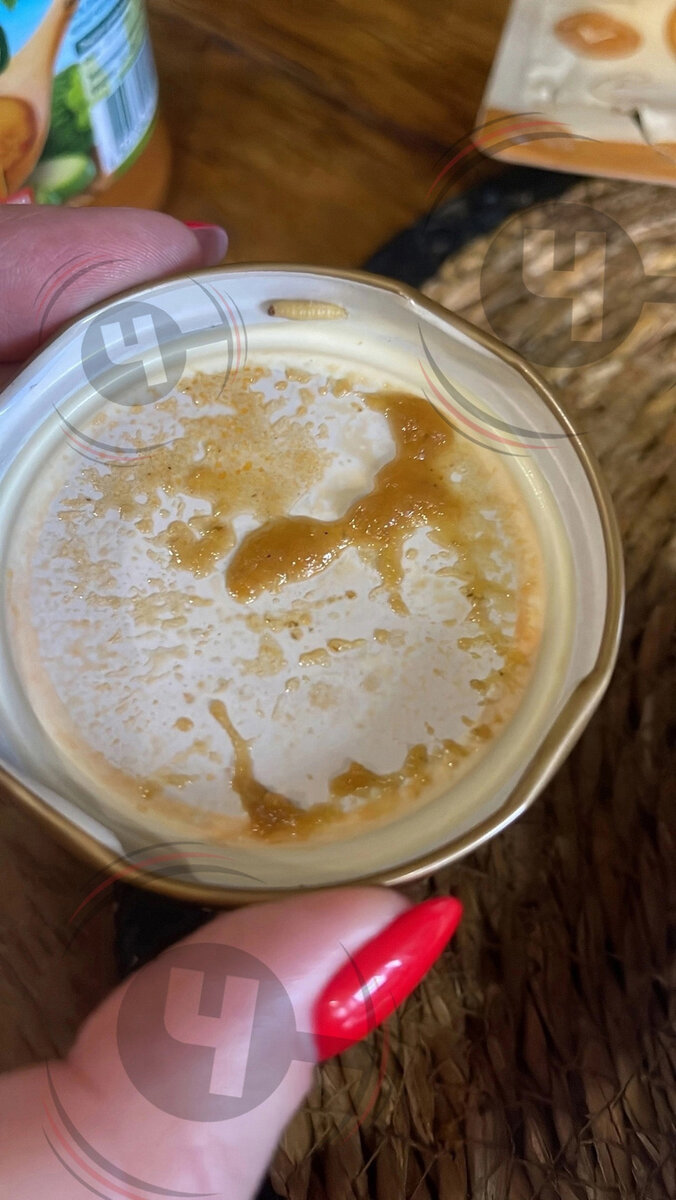    Червяк оказался живым и активно ползающим