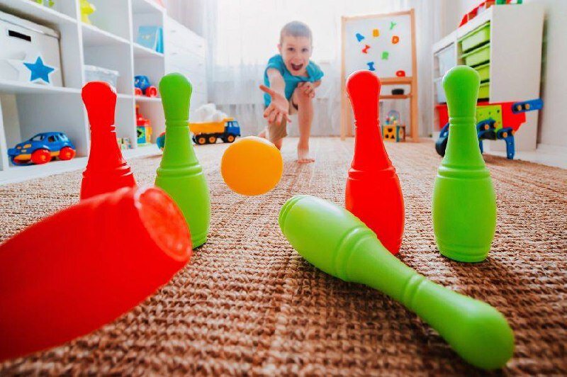 Сегодня подготовил для вас подборку игр, которые помогут развить мозг вашего ребёнка: потренировать его внимание, координацию движения, скорость реакции, мышление и пространственный интеллект.