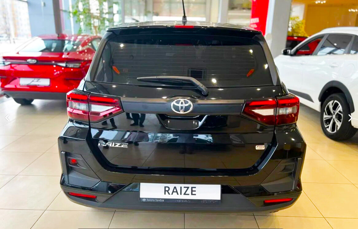 "Рав-4 для бедных" - Toyota RAIZE