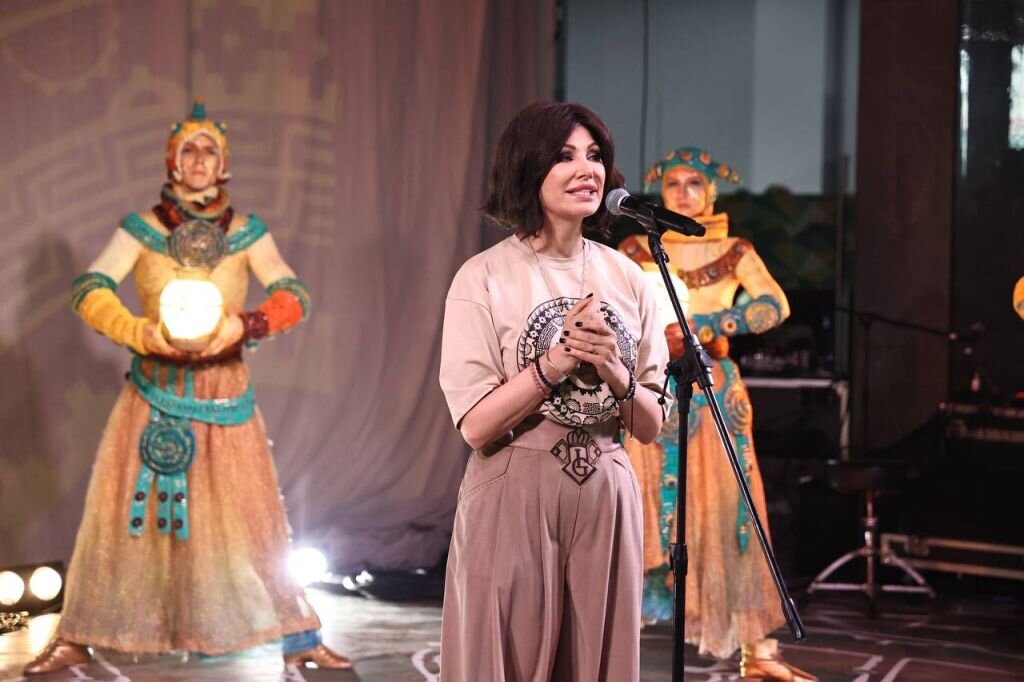 Триста двадцать тысяч. Названия больших чисел. Ноль целых две тысячных. Тридцать три тысячных. Одна сотая три тысячных в виде десятичной.