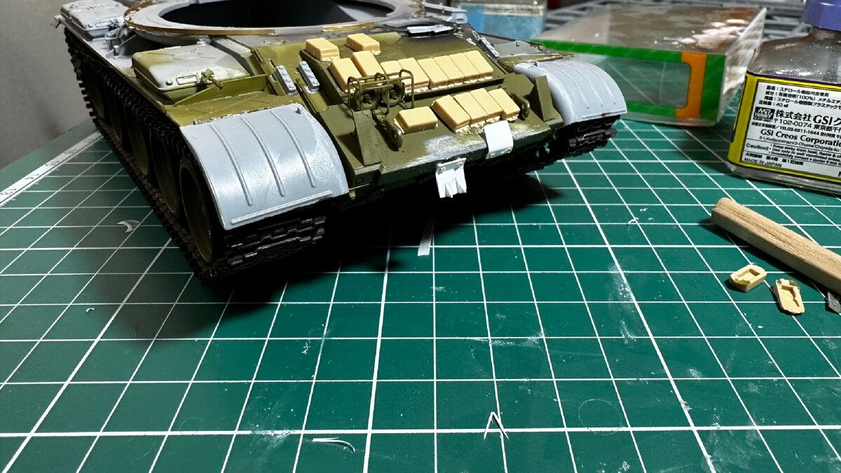 Вот из-за этих блоков продолжилась сборка Т-72Б1