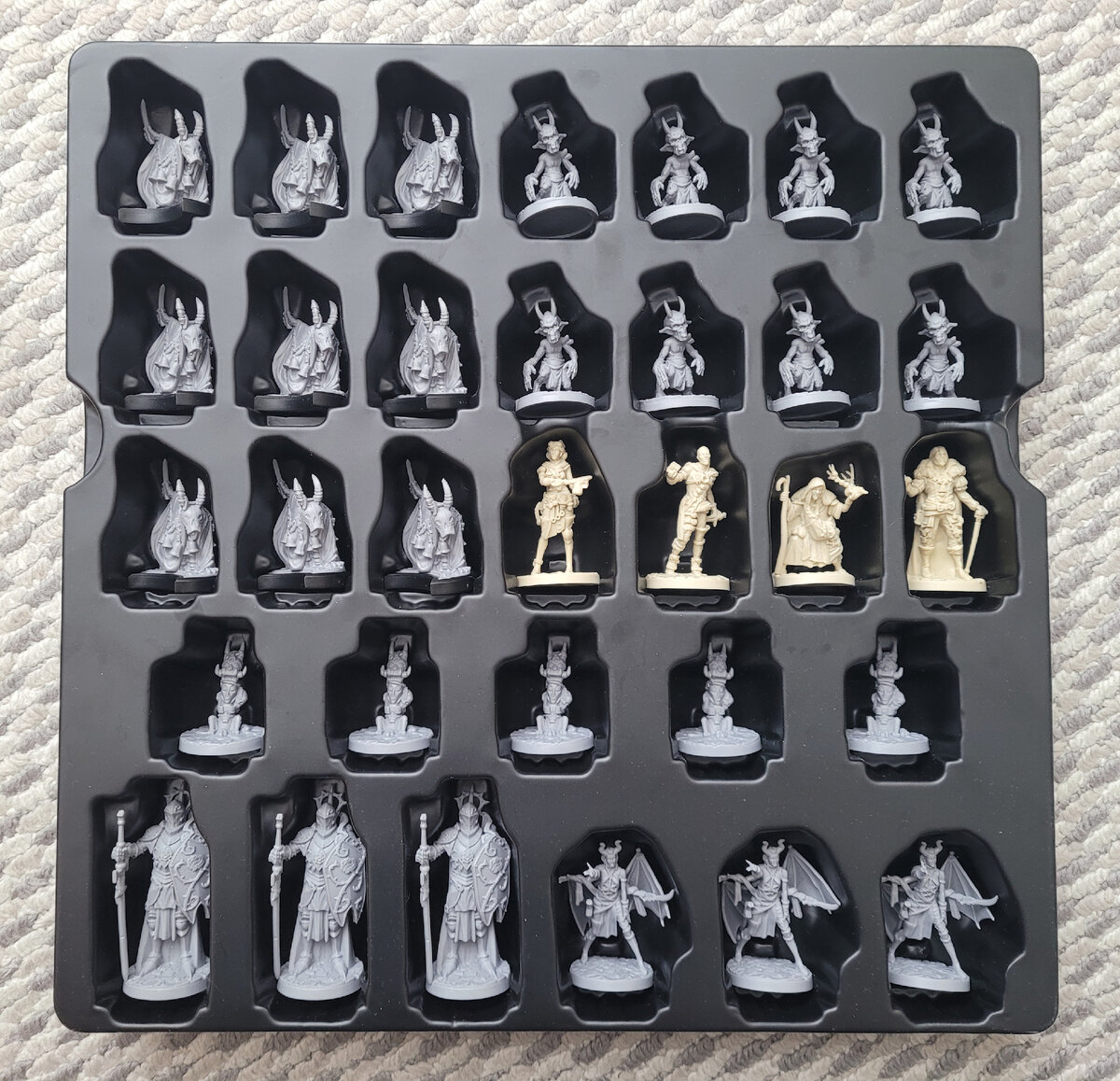 Основной трей для миниатюр из базовой коробки