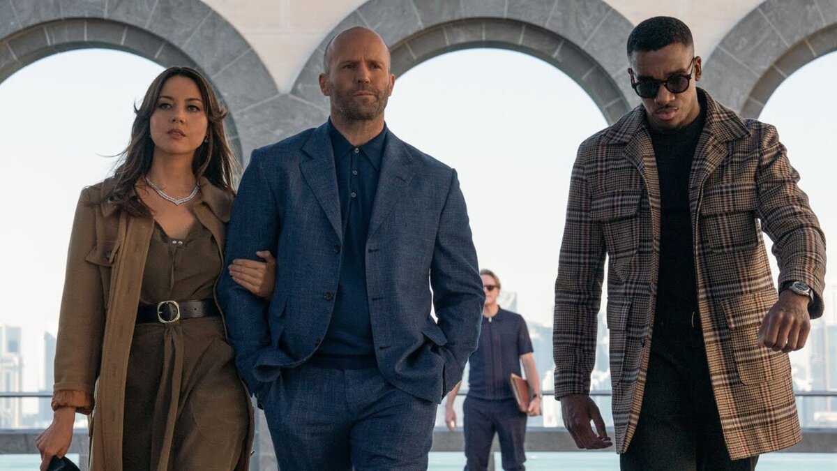 Кадр из фильма "Операция «Фортуна»: Искусство побеждать"