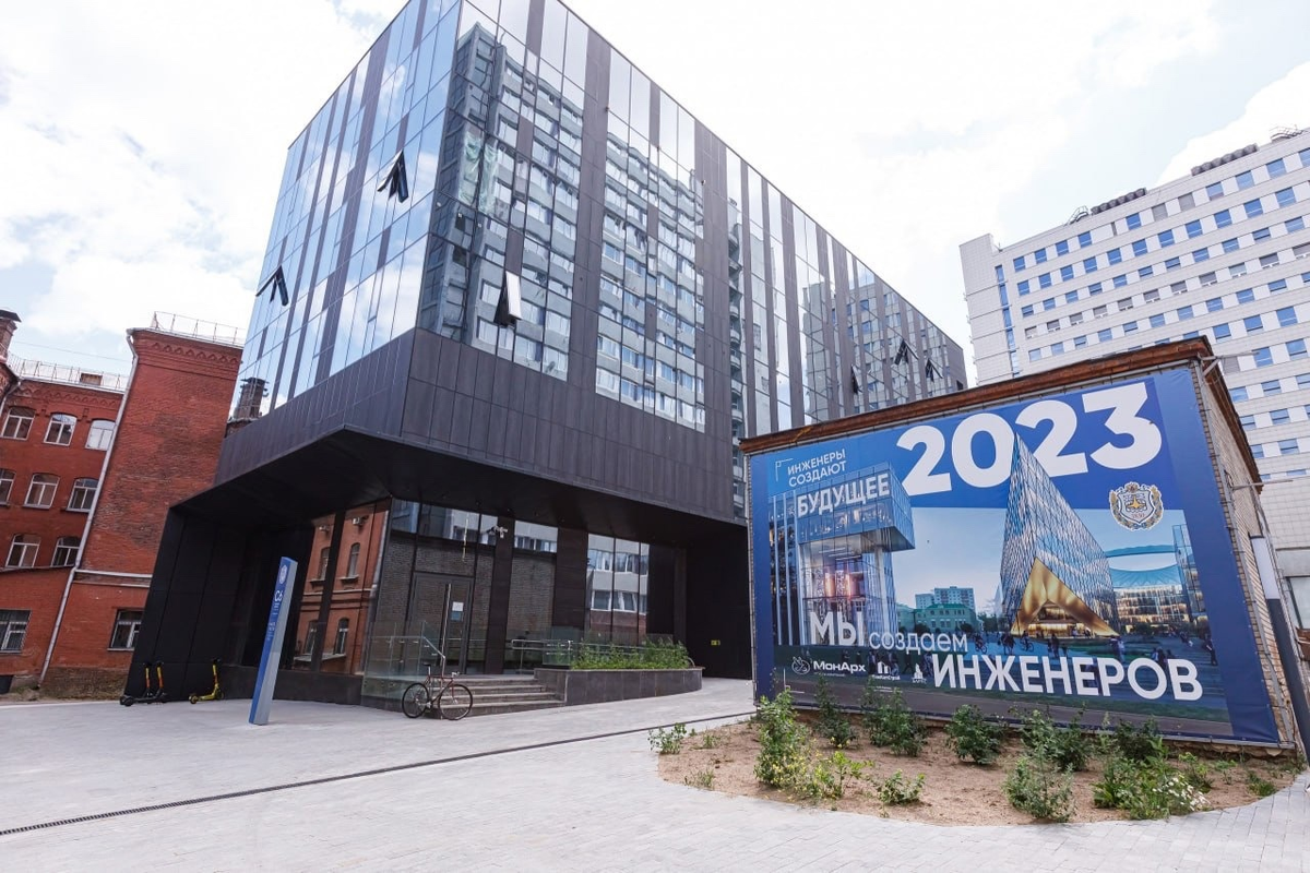 Корпус наземных транспортно-технологических систем — часть современного кампуса Бауманского университета, общая площадь которого составляет почти 170 тыс. кв м.