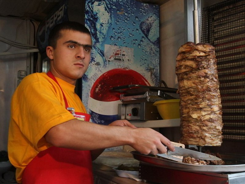 Хорошо вымоченное мясо и обилие специй творят чудеса.