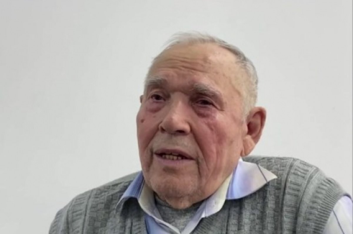    Пенсионер, отсудивший 31 млн рублей у Минфина, записал видеобращение